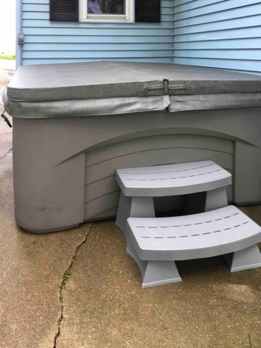 Caddy Corner Has A Hot Tub Just Outside Of Town Villa French Lick Eksteriør bilde