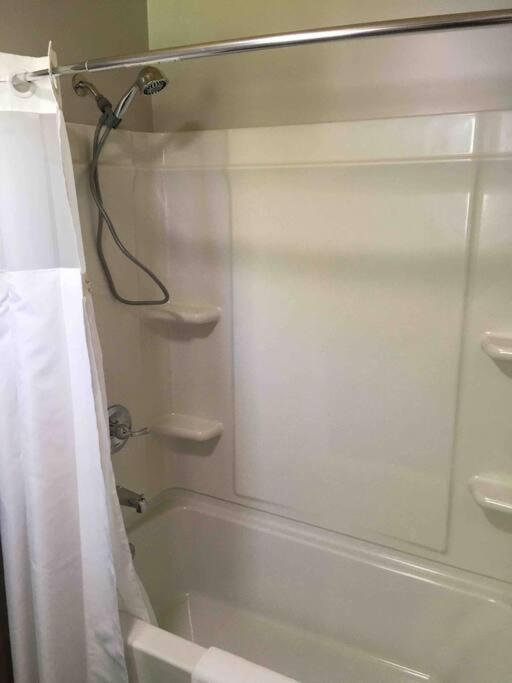 Caddy Corner Has A Hot Tub Just Outside Of Town Villa French Lick Eksteriør bilde